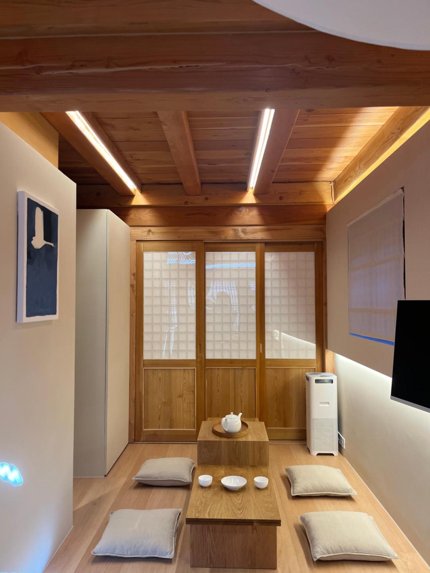 The Korean Traditional Hanok In Downtown Seoul For Convenient Public Transportation - Seoul Ari Bagian luar foto