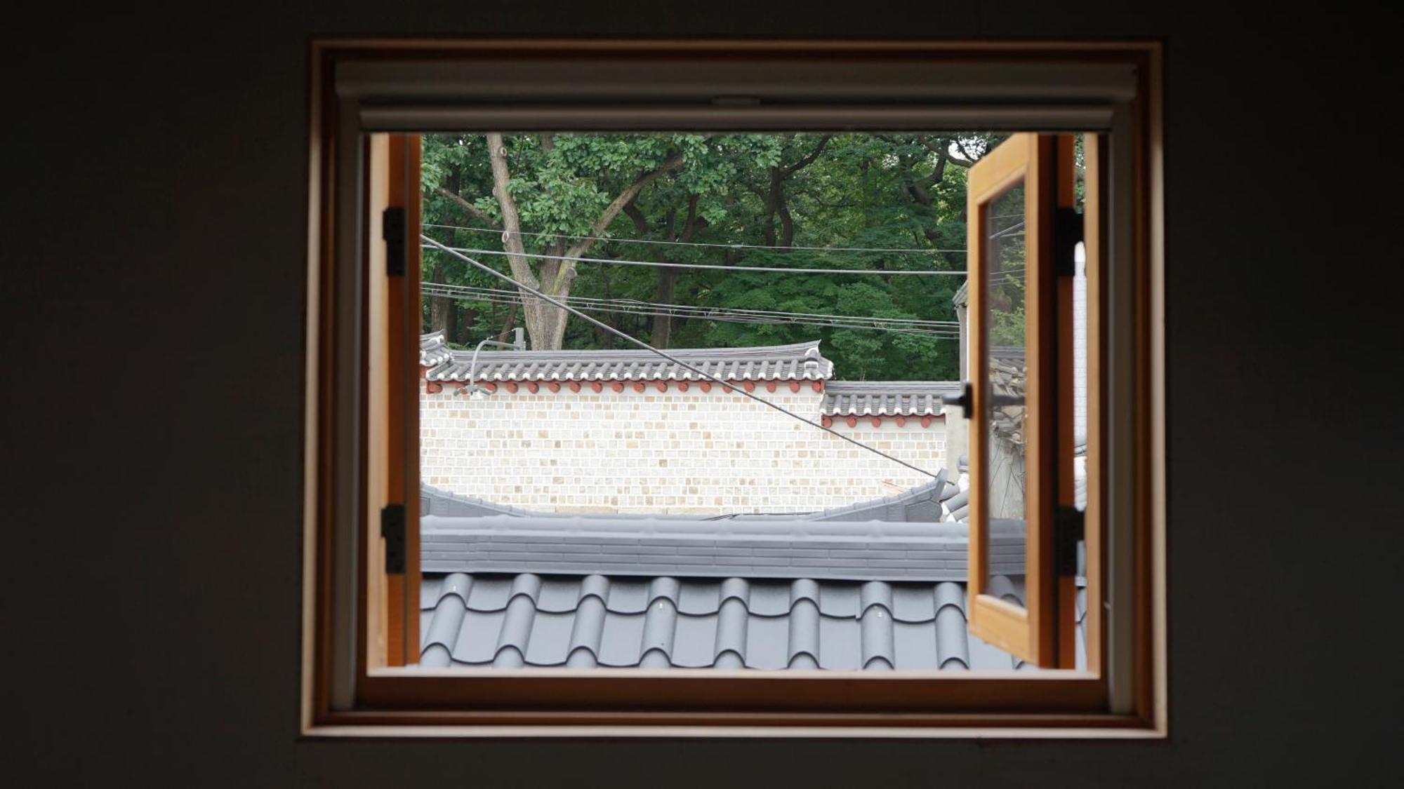 The Korean Traditional Hanok In Downtown Seoul For Convenient Public Transportation - Seoul Ari Bagian luar foto