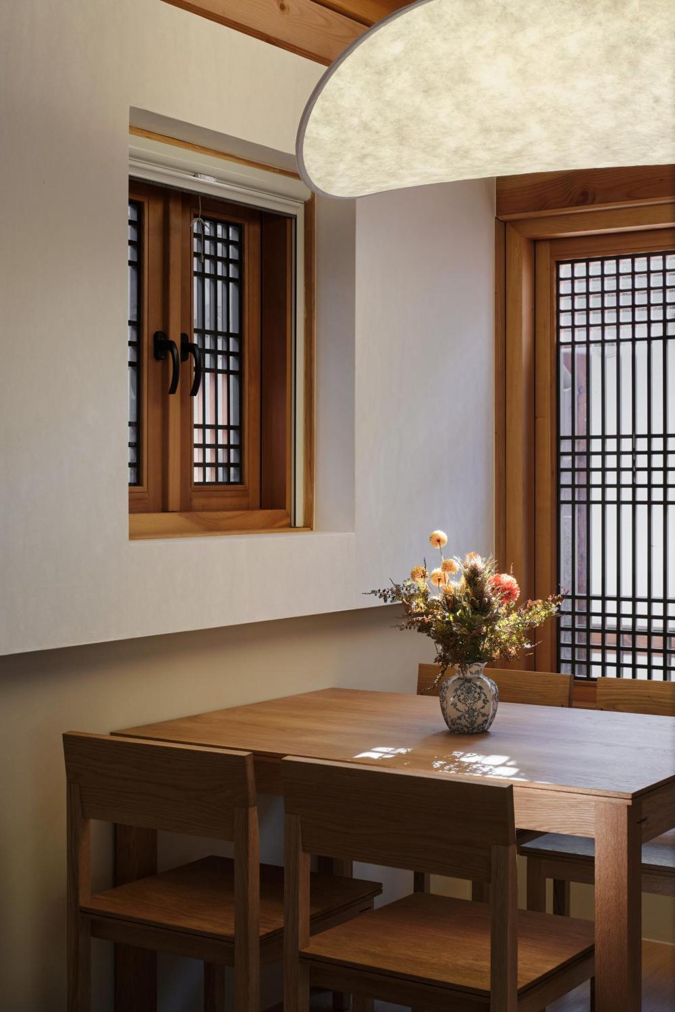 The Korean Traditional Hanok In Downtown Seoul For Convenient Public Transportation - Seoul Ari Bagian luar foto