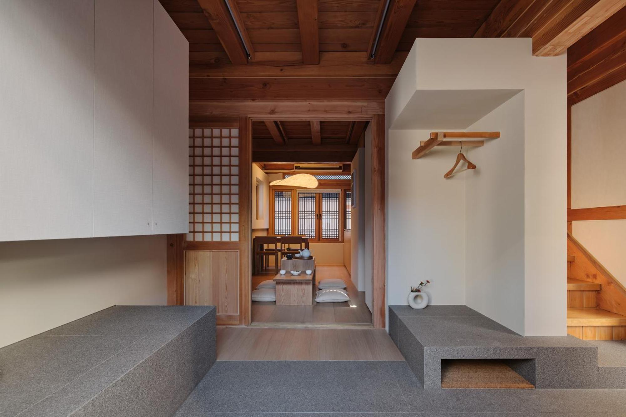 The Korean Traditional Hanok In Downtown Seoul For Convenient Public Transportation - Seoul Ari Bagian luar foto