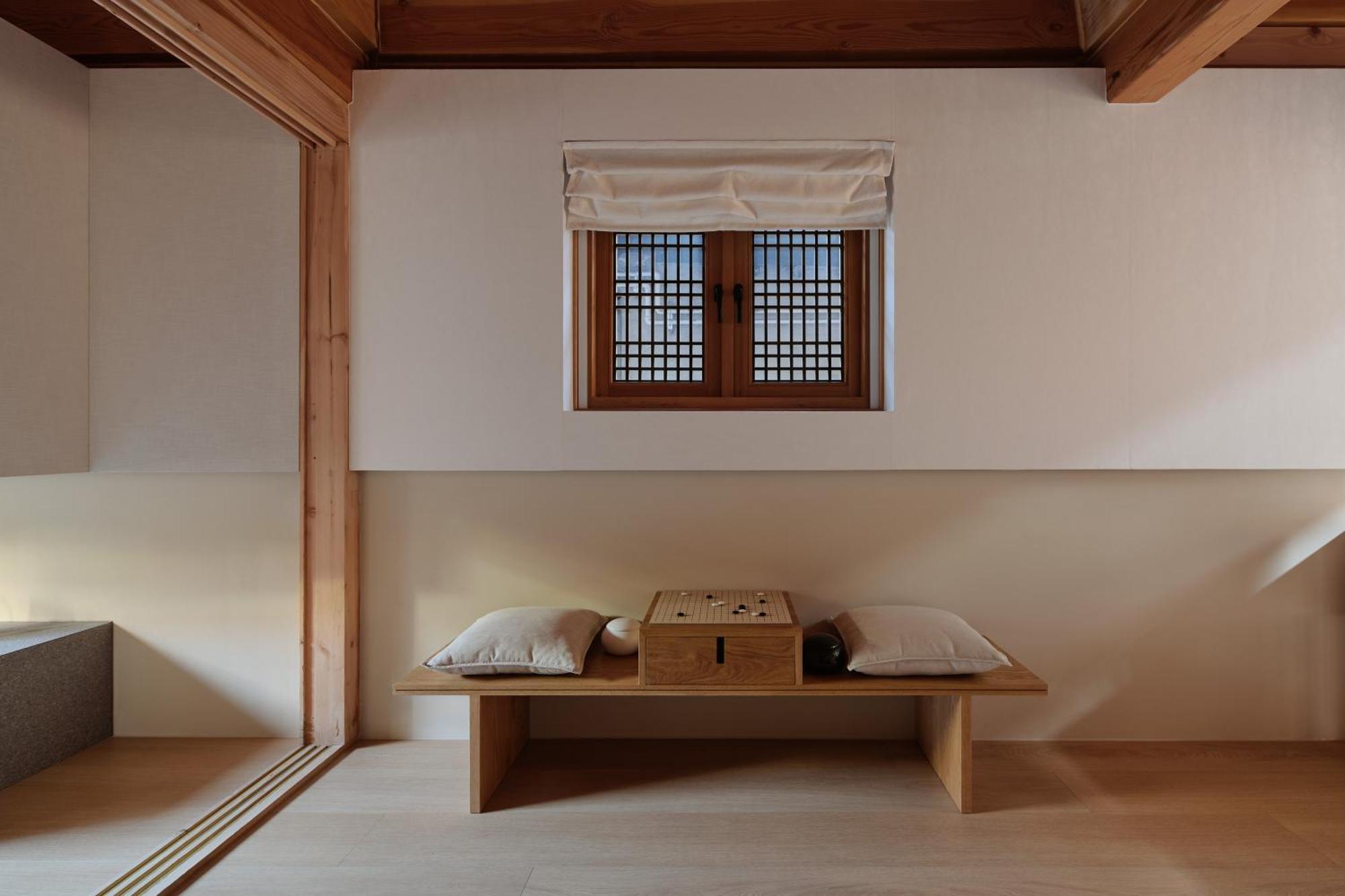 The Korean Traditional Hanok In Downtown Seoul For Convenient Public Transportation - Seoul Ari Bagian luar foto
