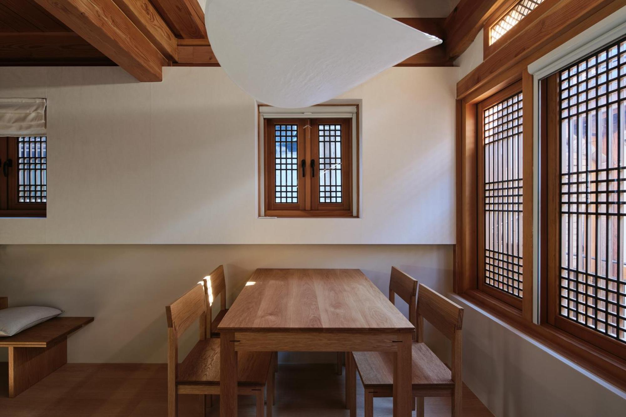 The Korean Traditional Hanok In Downtown Seoul For Convenient Public Transportation - Seoul Ari Bagian luar foto